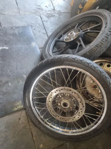 Vendo duas rodas titan 150 ou 160