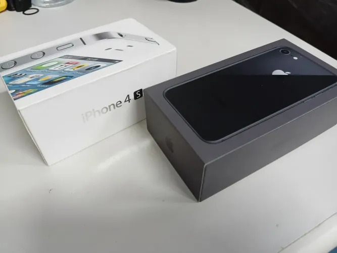 Caixas Iphone 4S e Iphone 8 originais