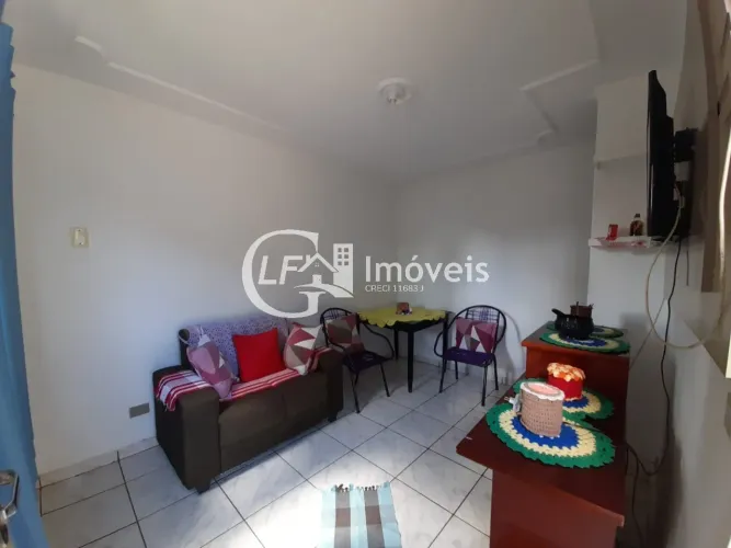 Linda Casa em Condomínio Fechado.!!