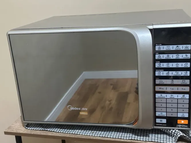 Microondas Midea Grill 30L Espelhado