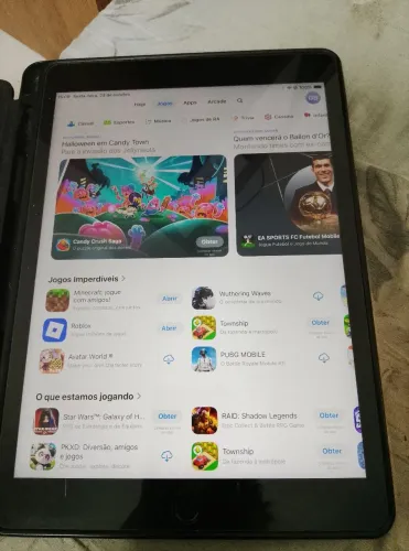 Vendo iPad Geração 9 completo com capa , carregador, teclado,mouse e boa bateria
