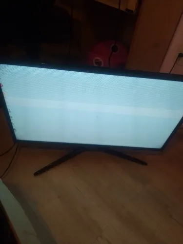 TV Smart Samsung 32" Un32f5500ag com defeito na tela (retirada de peças ou manutenção)