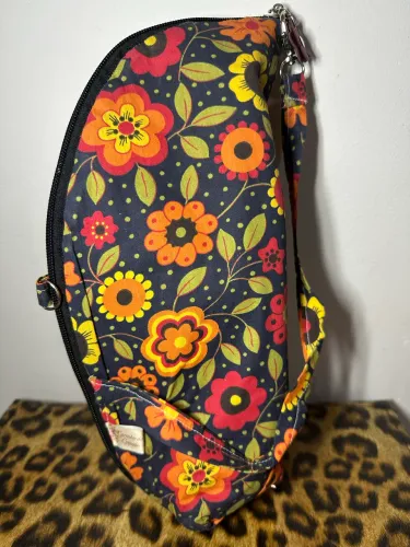 Bolsa térmica porta garrafinha de água. 