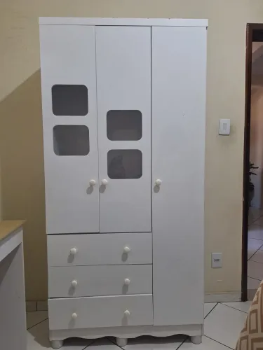 Vendo Guarda Roupa Infantil