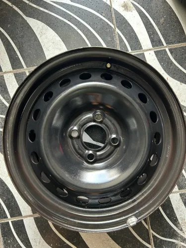 Roda aro 15 original Renaul Logan e Sandero 