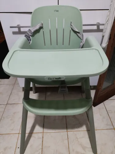 Cadeirinha de alimentação