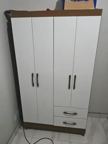 Guarda-roupa de solteiro semi novo
