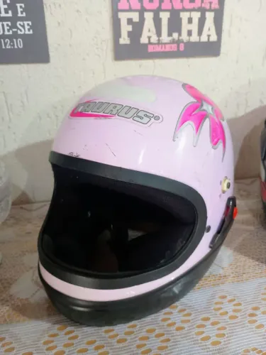 Capacete feminino