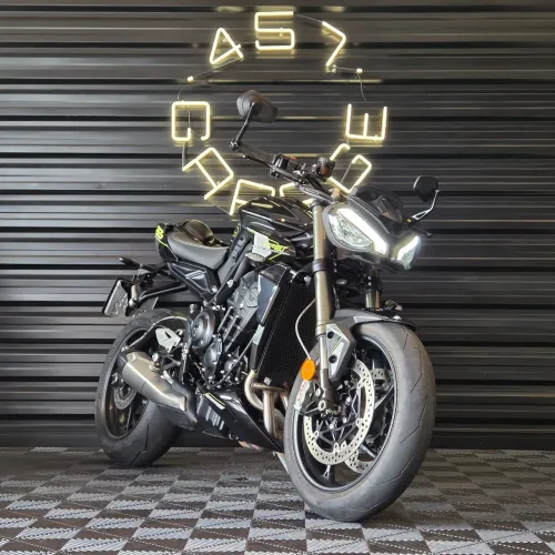 STREET TRIPLE 765 RS PRETA 2024/2025