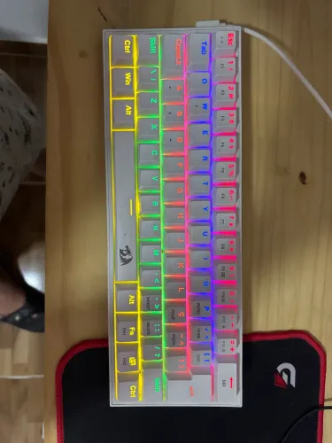 Teclado mecânico gamer Regradon fiz, 60% iluminação RGB idioma português