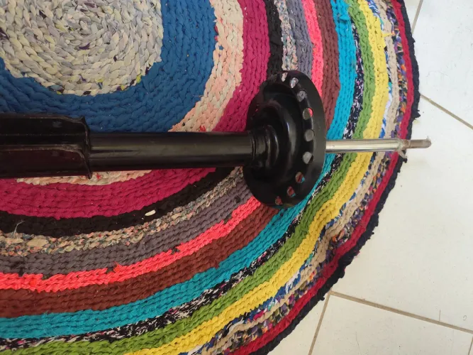 Amortecedor dianteiro do Sandero Stepway 