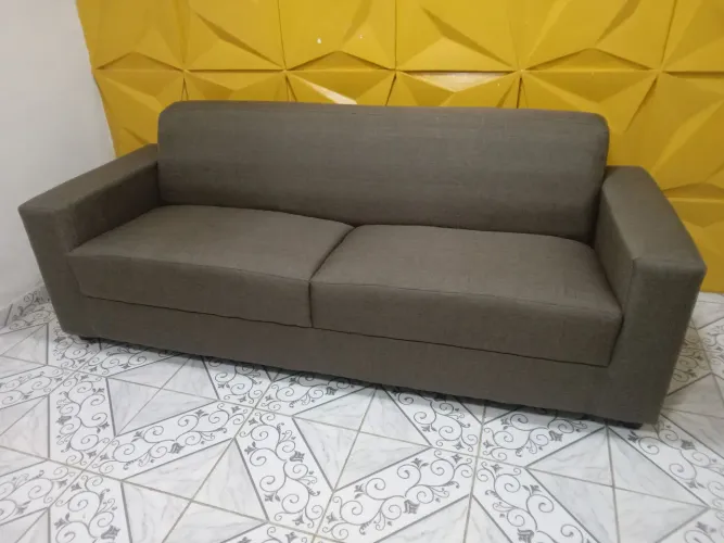 Sofá de três lugares da GMG