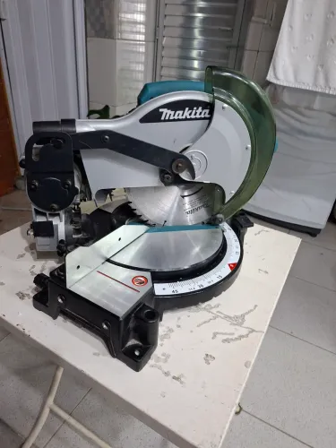 Serra Circular meia esquadria makita MLS100