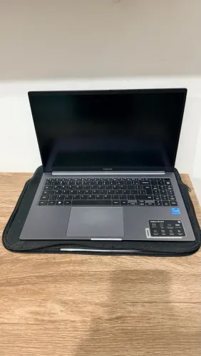 Samsung Book4 i5