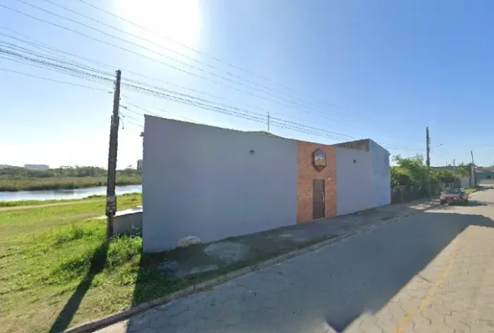 Pavilhão à venda no Centro de Balneário Rincão