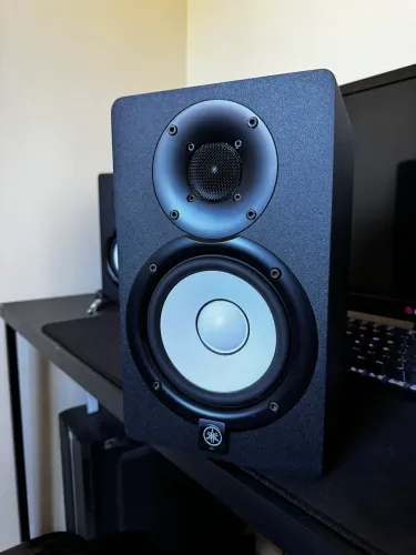 Monitores de Áudio Yamaha HS5