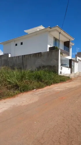 Lote 10 x 25 murado, com escritura