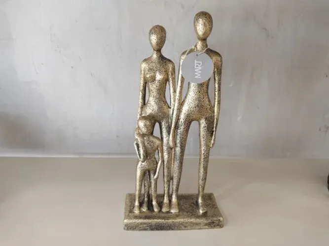 Escultura Família em Poliresina 