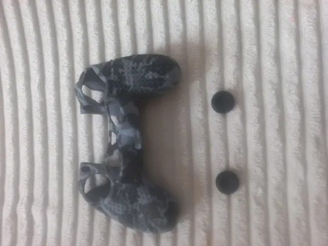 Protetor de controle, PS4 Com os protetor da maxinha. Também.