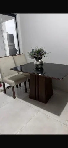 Mesa de jantar 4 cadeiras