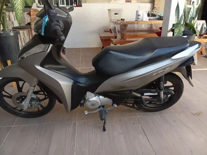 Honda Biz 125 seminova 