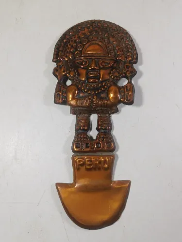 Adorno de parede em cobre Tumi peruano
