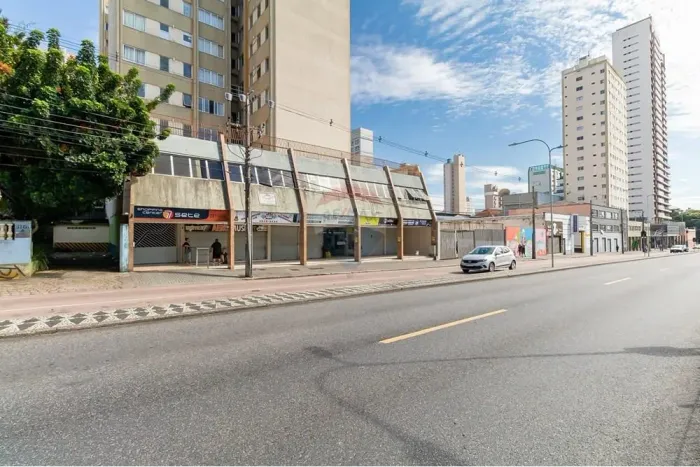 Apartamento Ideal para investidores, (alugado) no Coração de Curitiba