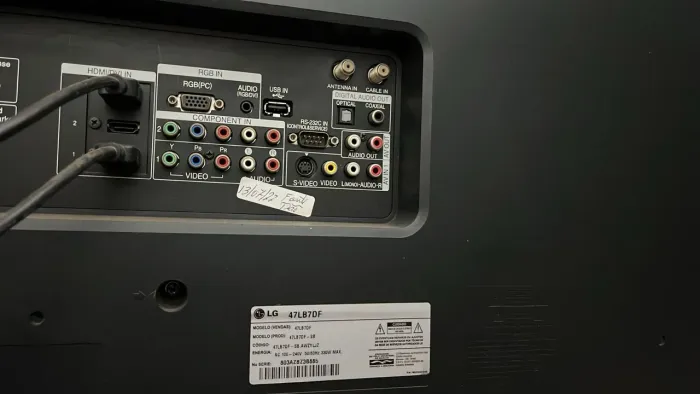 A LG 47LB7DF  LCD de 47 polegadas  em 2008, com tela de resolução Full HD (1920x1080).