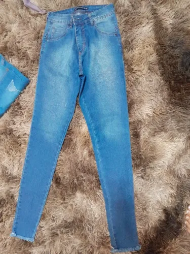 Roupas , calças, shortes e sapatos