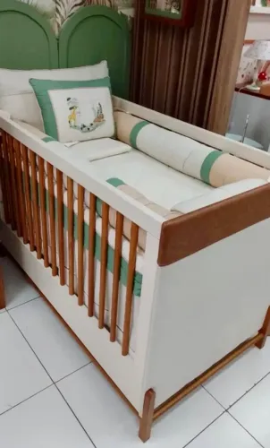 Kit para Bebê: Berço, Cadeira de Alimentação e Poltrona para Amamentação
