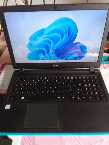 Notebook Acer aspire ES1-572