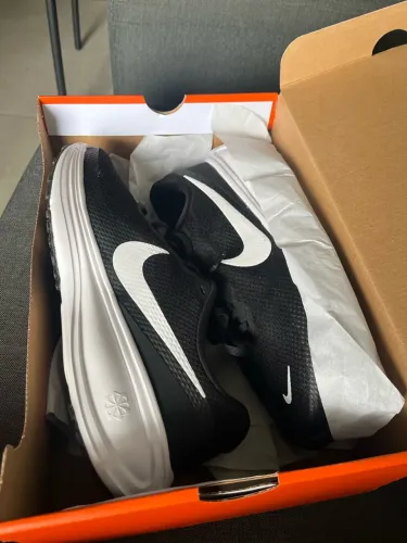 Nike Revolution 8 Masculino