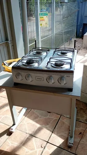 Fogão de mesa com vidro proteção