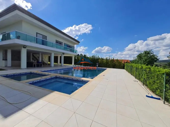 Luxuosa casa em condomínio à venda em São Roque-SP, bairro Carmo (Canguera) - 4 quartos, 4