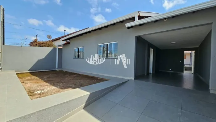 Casa com 3 Quartos à venda, 220 m² por R$ 750.000 - San Fernando - Londrina/PR