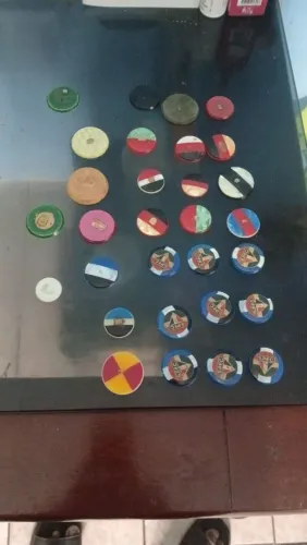 Peças de galalite