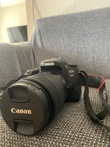 Câmera canon 77D muito nova