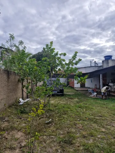 Terreno 540 mts murado com 02 casas sendo uma para ponto comercial