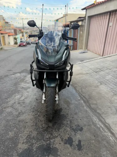 Honda ADV 24 com protetor de carenagem
