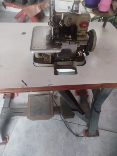 Máquina de custura