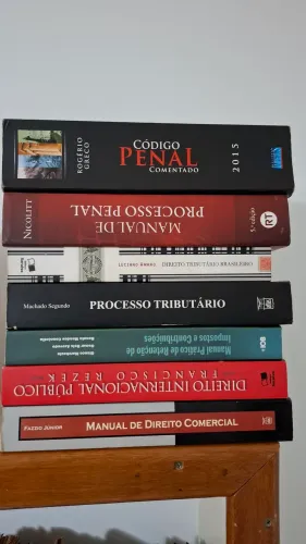 Livros de direito a partir de 10 Reais