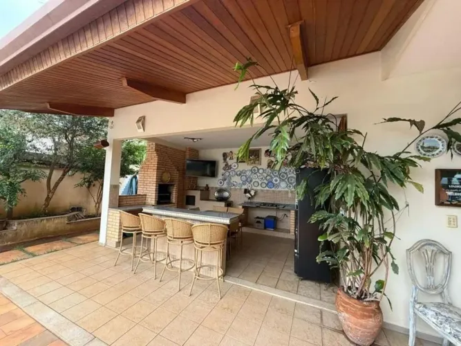 SOBRADO 04 SUÍTES - JARDINS VIENA - 359 m² ÁREA PRIVATIVA APARECIDA DE GOIÂNIA-GO