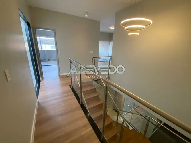 Excelente casa totalmente reformada, localizada em área nobre do Guará.