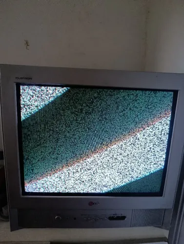 TV LG Flatron 21 polegadas (com controle)
