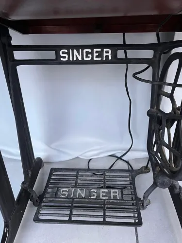 Máquina de costura Singer