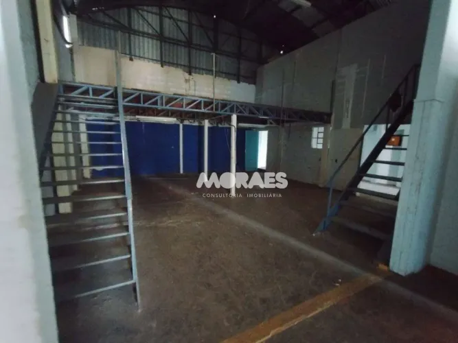 Galpão para alugar, 270 m² por R$ 3.700/mês - Núcleo Residencial Presidente Geisel - Bauru