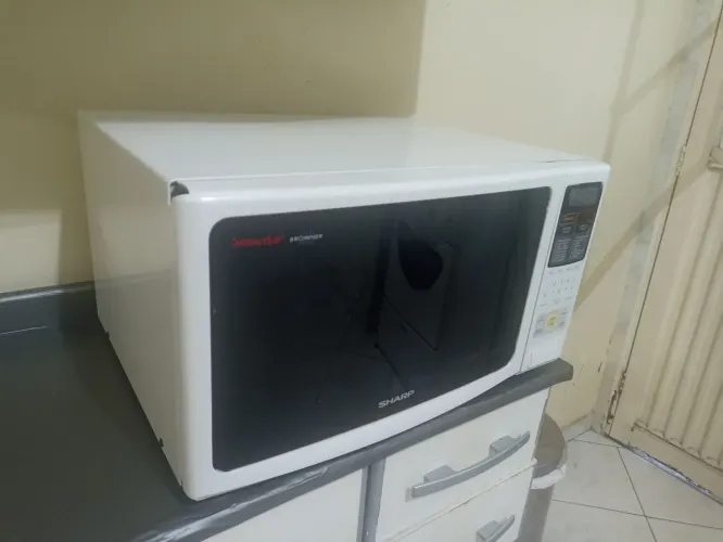 Microondas SUPER GRANDE 35L SHARP com GRILL