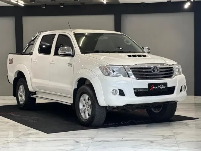 Toyota Hilux CD SRV 4X4 3.0 8V 116cv TB Diesel 2013