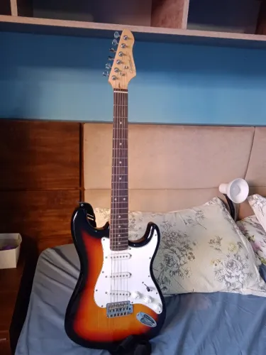 Guitarra Gianini G100