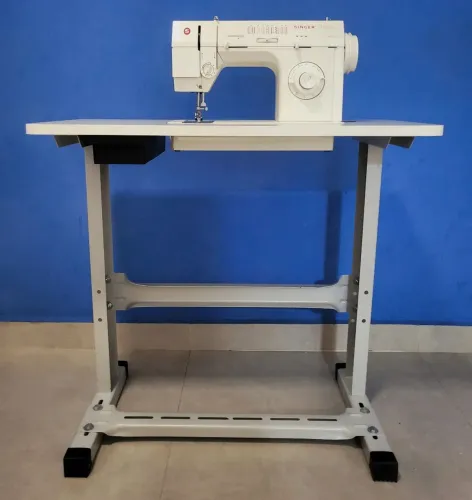 Mesa Bancada para Máquina de Costura Singer Facilita